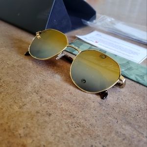 Maui Jim Hukilau brand new in case.